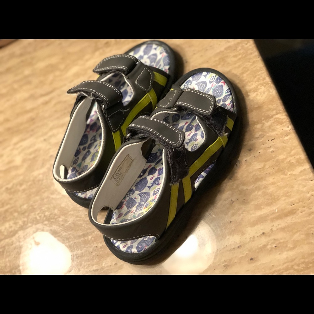 Kids sandals size 12 (little boys)